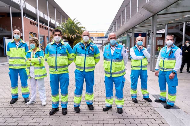 Coronavirus in Spanien, Eindrücke aus dem Notkrankenhaus auf dem Messegelände IFEMA in Madrid April 11, 2020, Madrid, Madrid, Spain: Healthcare workers at the field hospital installed at IFEMA during the fight against corona virus outbreak..After 30 days of lock down, there are more than 160,000 infected people and more than 16,300 deaths due to Covid-19. Madrid Spain - ZUMAs197 20200411_zaa_s197_125 Copyright: xLeganxP.xMacex