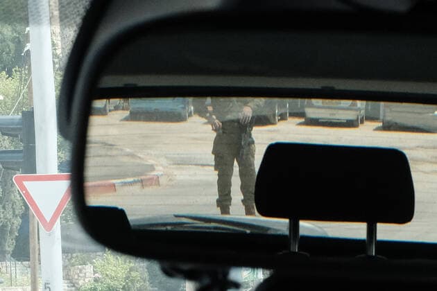 April 12, 2020, Jerusalem, Israel: The Israel Police, reinforced by IDF soldiers, enforces a newly imposed full closure on Givat Mordechai neighborhood, one of 17 predominantly Jewish religious neighborhoods in Jerusalem, with increased coronavirus infections. The number of confirmed COVID-19 cases in Israel rises to 10,878, with 103 deaths. Jerusalem Israel - ZUMAa126 20200412_zap_a126_015 Copyright: xNirxAlonx