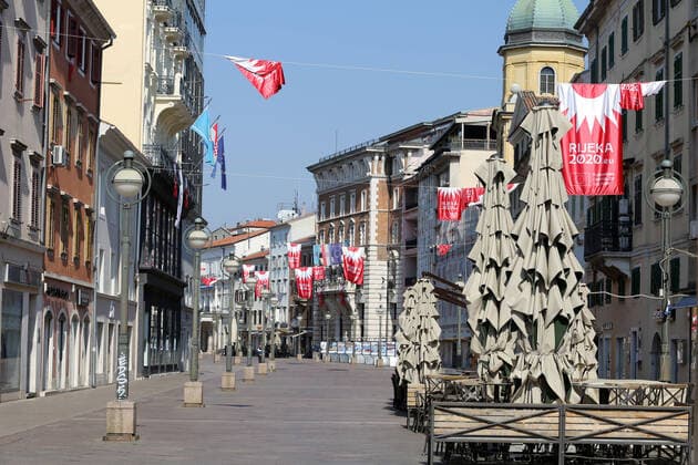 Coronavirus in Kroatien, Eindrücke aus Rijeka PXL_Rijeka Empty Streets 12.04.2020., Rijeka, Croatia - Empty streets on sunny Easter during Covid 19 crisis GoranxKovacic PIXSELL