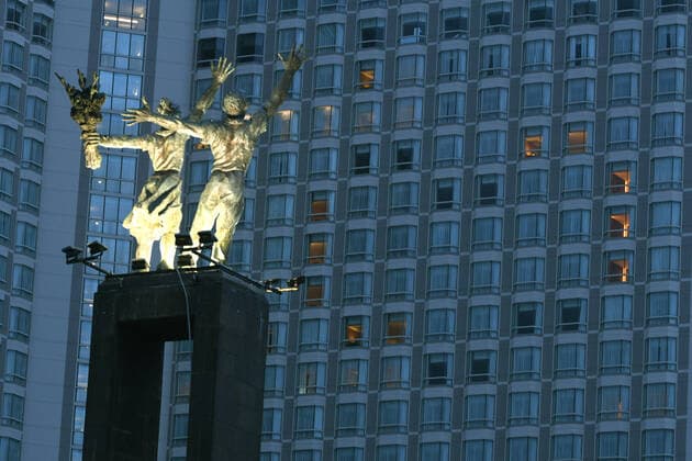 April 12, 2020, Jakarta, Indonesia: The Grand Hyatt Plaza Indonesia hotel forms a heart with open windows to say From Jakarta With Love , a form of concern for the condition of Jakarta s tourism due to the coronavirus pandemic. Jakarta Indonesia  - ZUMA the 20200412_mda_r173_082 Copyright: xDasrilxRoszandix