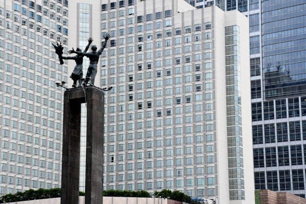 April 12, 2020, Jakarta, Indonesia: The Grand Hyatt Plaza Indonesia hotel forms a heart with open windows to say From Jakarta With Love , a form of concern for the condition of Jakarta s tourism due to the coronavirus pandemic. Jakarta Indonesia  - ZUMA the 20200412_mda_r173_094 Copyright: xDasrilxRoszandix