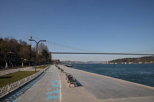 Normally busy but now mostly deserted Besiktas District at Bosphorus in Istanbul after the curfew declared by the government to slow coronavirus spread, Sunday, April 12, 2020. Pictures show Bebek, Arnavutkoy, Akintiburnu and Kurucesme villages at Bosphorus in Istanbul Copyright: TolgaxAdanali 16718995