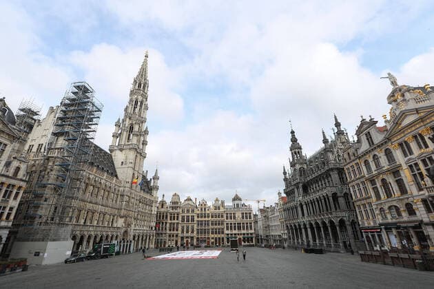 (200413) -- BRUSSELS, April 13, 2020 -- The empty Grand Place is seen in Brussels, Belgium, April 13, 2020. The number of confirmed COVID-19 cases in Belgium has increased from 29,647 to 30,589 by Monday morning with 3,903 deaths, according to the latest figures from Belgian health authorities. ) BELGIUM-BRUSSELS-CORONAVIRUS ZhengxHuansong 