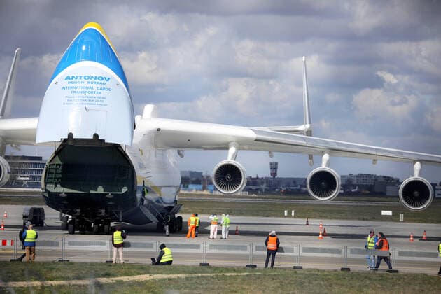 World s biggest plane brings personal protective medical equipment from China to Poland amid coronavirus pandemic The world s biggest airplane - lone extant Antonov An-225 Mriya arrives at the Chopin Airport on April 14, 2020 in Warsaw, Poland. It carries medical supplies from China including 7 million face masks and several hundred thousand protective suits, to help Poland during the ongoing outbreak of the COVID-19. EN_01424613_0094 