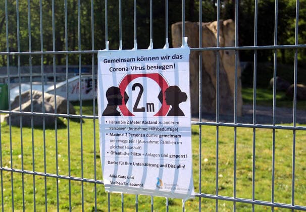 bbe - Sperrungen wegen des Coronavirus - 14.04.2020 v. l. Spielplatzsperrung in der Gemeinde Alsbach wegen Corona Aktion, Einzelbild - bbe - Sperrungen wegen des Coronavirus - 14.04.2020