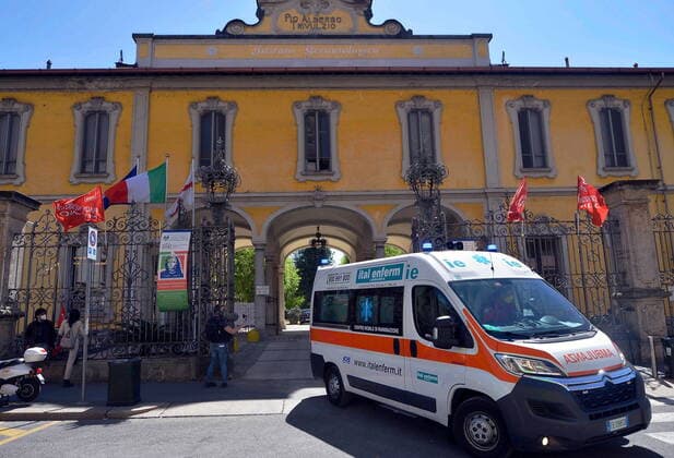 Milan, Pio Albergo Trivulzio, with coronavirus emergency (Maurizio Maule Fotogramma, Milan - 2020-04-14) p.s. la foto e utilizzabile nel rispetto del contesto in cui e stata scattata, e senza intento diffamatorio del decoro delle persone rappresentate  Copyright: xMaurizioxMaulex xFOTOGRAMMAx