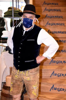 Axel Munz in seinem Laden Trachten Angermaier , der wegen der Corona-Krise geschlossen ist. Der Trachten Online Shop von Angermaier ist aber weiterhin in Betrieb. München, 14.04.2020