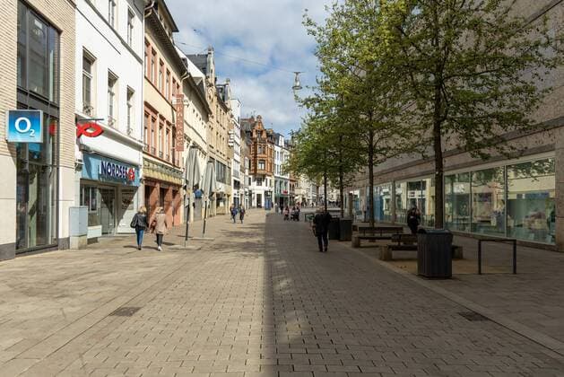 Wiesbaden, 14.04.2020, Wiesbaden, Shut down in Wiesbaden. Das Corona-Virus legt die Landeshauptstadt von Hessen lahm. Wiesbaden Hessen Deutschland