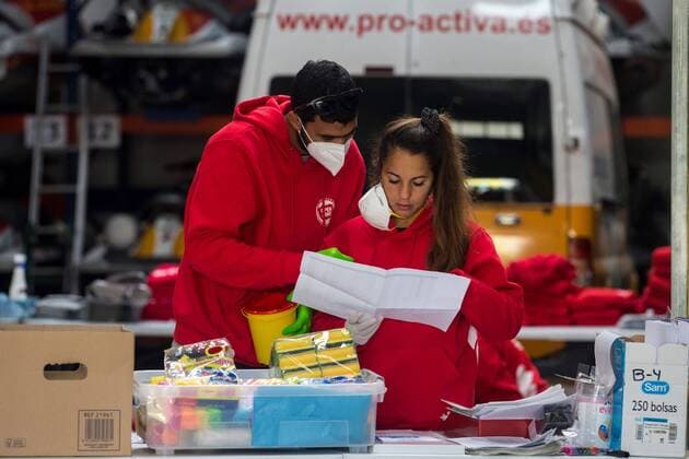 Members of the NGO Open Arms work for the needy amid coronavirus outbreak at a warehouse in Barcelona, Catalonia, Spain, 14 April 2020. Despite almost all countries adopting specific measures to protect nursing and retirement homes from the ongoing pandemic of the COVID-19 disease caused by the SARS-CoV-2 coronavirus, they have become one of the main foci of infection, with their elderly residents constituting an at-risk group that is especially vulnerable to the virus devastating spread. NGO Open Arms work during coronavirus in Barcelona !ACHTUNG: NUR REDAKTIONELLE NUTZUNG!  Copyright: xQuiquexGarcíax GRAFCAT4910 20200414-637224856894207615