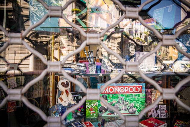 Milan - Coronavirus Emergency - Bookstores, stationery stores and closed shops. The stationery shop in via Statuto. Markers, stationery (Marco Passaro Fotogramma, Milan - 2020-04-14) p.s. la foto e utilizzabile nel rispetto del contesto in cui e stata scattata, e senza intento diffamatorio del decoro delle persone rappresentate  Copyright: xMarcoxPassarox xFOTOGRAMMAx