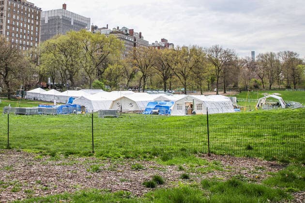 April 14, 2020, New York, NEW YORK, EUA: Movement at Field Hospital in Central Park in New York during the Coronavirus pandemic COVID-19 in the United States. New York EUA - ZUMAc233 47187936st Copyright: xVanessaxCarvalhox
