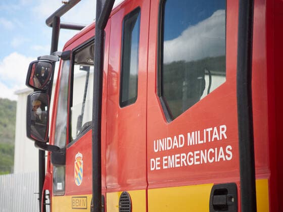 April 14, 2020, Pamplona, Navarra, SPAIN: UME battalion after disinfecting a psychogeriatric in Pamplona during the coronavirus pandemic COVID19 and the Alarm State in Pamplona, Spain, on April 14, 2020. Pamplona SPAIN - ZUMAa181 20200414_zaa_a181_001 Copyright: xEduardoxSanzx