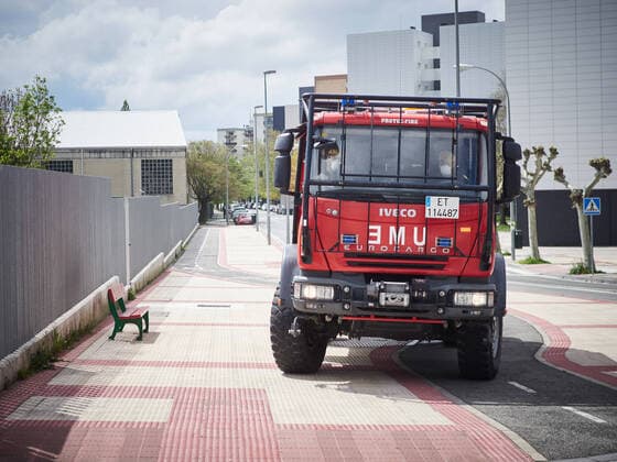 April 14, 2020, Pamplona, Navarra, SPAIN: UME battalion after disinfecting a psychogeriatric in Pamplona during the coronavirus pandemic COVID19 and the Alarm State in Pamplona, Spain, on April 14, 2020. Pamplona SPAIN - ZUMAa181 20200414_zaa_a181_002 Copyright: xEduardoxSanzx