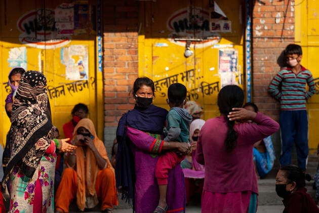 Nepal: 23rd day Nationwide lockdown amid COVID-19 Peoples wait for relief food on the 23rd day of a government imposed lockdown amid concerns over the spread of COVID-19 contagion in Kathmandu, Nepal on Wednesday, April 15, 2020.Nepal government extended the national wide lock down until 27 April, the number of COVID-19 patients has reached 16. Kathmandu Nepal Copyright: PrabinxRanabhat