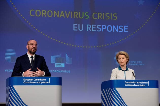 Bilder des Jahres 2020, News 04 April News Themen der Woche KW16 News Bilder des Tages (200416) -- BRUSSELS, April 16, 2020 -- European Council President Charles Michel (L) and European Commission President Ursula von der Leyen attend a press conference on the (EU) response to the coronavirus crisis at EU headquarters in Brussels, Belgium, April 15, 2020. EU on Wednesday put forward a roadmap for member states to phase out containment measures for COVID-19. According to the guideline, the member states should move cautiously as they return to normal life and base their actions on scientific advice. ( Handout via Xinhua) BELGIUM-BRUSSELS-EU-COVID-19-ROADMAP EuropeanxUnion 