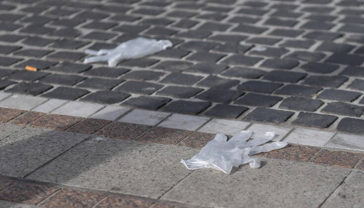xblx, weggeworfene Gummihandschuhe, emwirt Frankfurt am Main