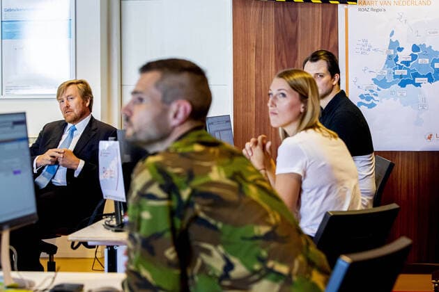 17-04-2020 Rotterdam King Willem-Alexander visit, in the context of the coronavirus outbreak (COVID-19, the Erasmus MC hospital in Rotterdam.  Copyright: xPPEx