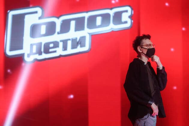 MOSCOW, RUSSIA - APRIL 17, 2020: The television project s director Andrei Sychev while filming a live broadcast of an episode of The Voice Kids Russia reality television singing competition. The show is shot without audience amid the COVID-19 coronavirus pandemic. Vyacheslav Prokofyev TASS  TS0D62C6