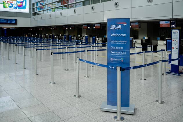 Düsseldorf Flughafen Düsseldorf, 18.04.2020 Menschenleere Abflughalle Düsseldorf Flughafen