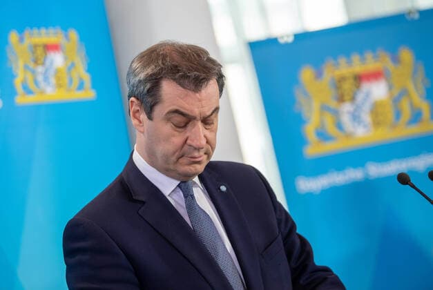 Coronavirus - Bayern 20.03.2020, Bayern, München: Markus Söder (CSU), Ministerpräsident von Bayern, während einer aktuellen Pressekonferenz in der bayerischen Staatskanzlei.