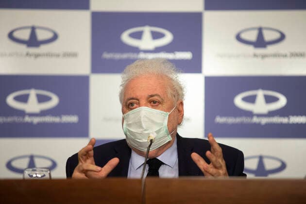 (200421) -- BUENOS AIRES, April 21, 2020 (Xinhua) -- Argentina s Health Minister Gines Gonzalez Garcia briefs on medical supplies from China at a press conference at the Ezeiza International Airport in Buenos Aires, Argentina, April 20, 2020. Argentina has received a 14-ton shipment of medical supplies from China to help combat the novel coronavirus pandemic, the office of the nation s president announced Monday. (Photo by Martin Zabala Xinhua) ARGENTINA-BUENOS AIRES-COVID-19-MEDICAL SUPPLIES 