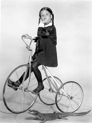 ADDAMS FAMILY, Lisa Loring as Wednesday, 1964-66 Courtesy Everett Collection !ACHTUNG AUFNAHMEDATUM GESCHÃ„TZT! PUBLICATIONXNOTxINxCANxCHNxFRAxITAxJPNxNORxPOLxRUSxESPxUKxUSA Copyright: xCourtesyxEverettxCollectionx TBDADFA EC007