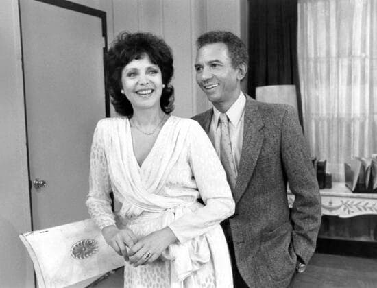 ONE LIFE TO LIVE, (from left): Ellen Holly, Al Freeman Jr., (ca. 1980s), 1968-. ABC Courtesy: Everett Collection ABC Courtesy Everett Collection !ACHTUNG AUFNAHMEDATUM GESCHÃ„TZT! PUBLICATIONXNOTxINxCANxCHNxFRAxITAxJPNxNORxPOLxRUSxESPxUKxUSA Copyright: xABC CourtesyxEverettxCollectionx TBDONLI EC043