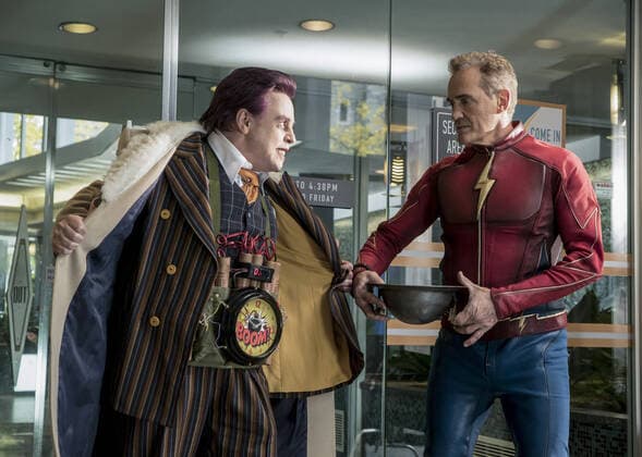 THE FLASH, from left: Mark Hamill, John Wesley Shipp, The Present , (Season 3, ep. 309, aired Dec. 6, 2016). photo: Katie Yu The CW Network courtesy Everett Collection MANDATORY CREDIT; NO ARCHIVE; NO SALES; NORTH AMERICAN USE ONLY !ACHTUNG AUFNAHMEDATUM GESCHÃ„TZT! PUBLICATIONXNOTxINxCANxCHNxFRAxITAxJPNxNORxPOLxRUSxESPxUKxUSA Copyright: xCWxNetwork CourtesyxEverettxCollectionx TCDFLAS EC135