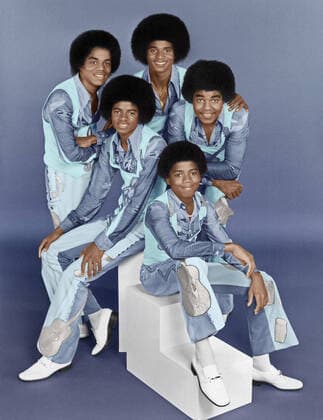 THE JACKSONS, (back row, from left): Marlon Jackson, Jackie Jackson, (middle): Michael Jackson, Tito Jackson, (front): Randy Jackson, (Season 1, 1976), 1976-77 Courtesy Everett Collection !ACHTUNG AUFNAHMEDATUM GESCHÃ„TZT! PUBLICATIONXNOTxINxCANxCHNxFRAxITAxJPNxNORxPOLxRUSxESPxUKxUSA Copyright: xCourtesyxEverettxCollectionx TCDJACK EC011