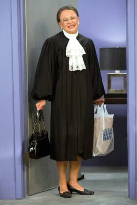 IMAGO ICONS: Ruth Bader Ginsburg STATE OF THE UNION (aka TRACEY ULLMAN S STATE OF THE UNION), Tracey Ullman (as Ruth Bader Ginsburg), (Season 2), 2008-. photo: Cliff Lipson Showtime Courtesy: Everett Collection Showtime Networks Inc. Courtesy Everett Collection !ACHTUNG AUFNAHMEDATUM GESCHÃ„TZT! PUBLICATIONXNOTxINxCANxCHNxFRAxITAxJPNxNORxPOLxRUSxESPxUKxUSA Copyright: xShowtimexNetworksxInc. CourtesyxEverettxCollectionx TCDSTOF EC058