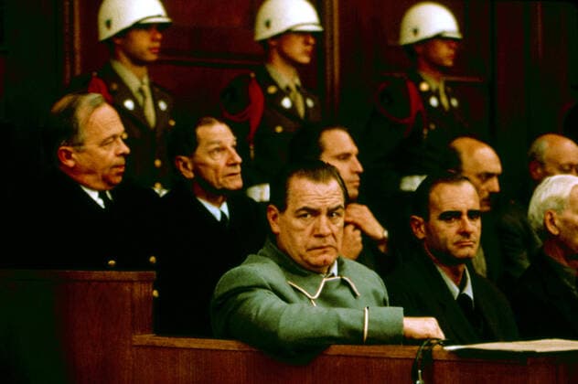 NUREMBERG, Brian Cox, COlm Feore, 2000 Mini-Series Courtesy Everett Collection !ACHTUNG AUFNAHMEDATUM GESCHÃ„TZT! PUBLICATIONXNOTxINxCANxCHNxFRAxITAxJPNxNORxPOLxRUSxESPxUKxUSA Copyright: xCourtesyxEverettxCollectionx TSDNURE EC002