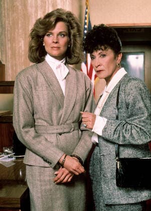 MAYFLOWER MADAM, Candice Bergen, Chita Rivera, 1987. Robert Halmi Prod. Courtesy: Everett Collection Robert Halmi Prod. Courtesy: Everett Collection !ACHTUNG AUFNAHMEDATUM GESCHÃ„TZT! PUBLICATIONXNOTxINxCANxCHNxFRAxITAxJPNxNORxPOLxRUSxESPxUKxUSA Copyright: xCourtesyxEverettxCollectionx T4DMAMA EC001