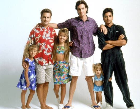 FULL HOUSE, Jodie Sweetin, Dave Coulier, Candace Cameron, Bob Saget, Mary Kate Ashley Olsen, John Stamos, 1987-1995, Warner Bros. Courtesy: Everett Collection Warner Bros Courtesy Everett Collection !ACHTUNG AUFNAHMEDATUM GESCHÃ„TZT! PUBLICATIONXNOTxINxCANxCHNxFRAxITAxJPNxNORxPOLxRUSxESPxUKxUSA Copyright: xWarnerxBros CourtesyxEverettxCollectionx TCDFUHO EC013