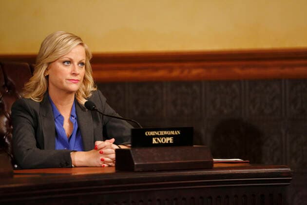 PARKS AND RECREATION, Amy Poehler in Lesli vs. April (Season 5, Episode 7, aired November 15, 2012), 2009-, ph: Trae Patton NBC courtesy Everett Collection NBC Courtesy Everett Collection !ACHTUNG AUFNAHMEDATUM GESCHÃ„TZT! PUBLICATIONXNOTxINxCANxCHNxFRAxITAxJPNxNORxPOLxRUSxESPxUKxUSA Copyright: xCourtesyxEverettxCollectionx TCDPAAN EC103