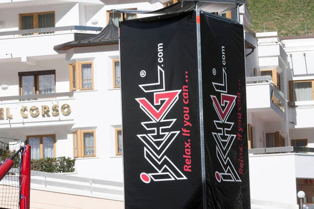 AUT, 2020-04-23: REPORTAGE CORONA - DIE CORONA-QUARANTAENE UEBER DAS GANZE PAZNAUNTAL AUFGEHOBEN - HIER ISCHGL: ;