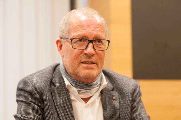 AUT, 2020-04-23: REPORTAGE CORONA - DIE CORONA-QUARANTAENE UEBER DAS GANZE PAZNAUNTAL AUFGEHOBEN - HIER ISCHGL: BUERGERMEISTER WERNER KURZ: ;