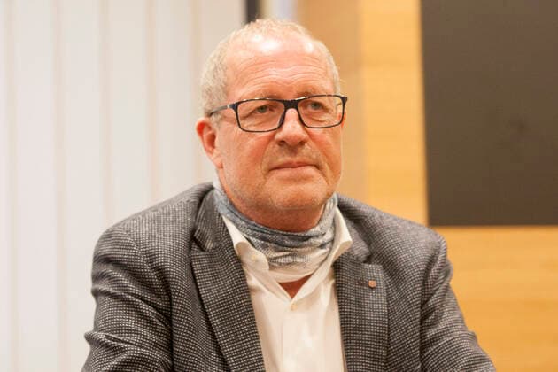 AUT, 2020-04-23: REPORTAGE CORONA - DIE CORONA-QUARANTAENE UEBER DAS GANZE PAZNAUNTAL AUFGEHOBEN - HIER ISCHGL: BUERGERMEISTER WERNER KURZ: ;