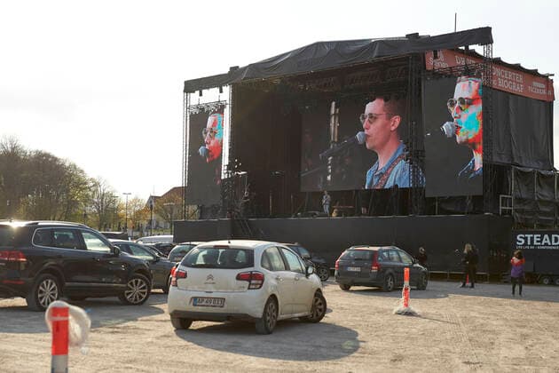 Mads Langer spiller til en udsolgt drive-in koncert paa Tangkrogen i Aarhus, fredag den, 24. april 2020.. , Aarhus Denmark