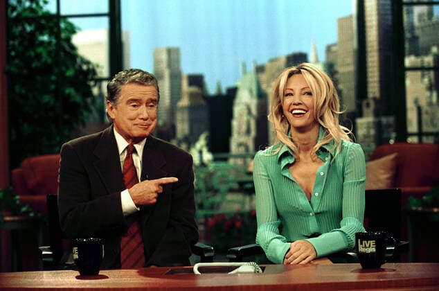 SPIN CITY, Regis Philbin, Heather Locklear. The Bone Collectors , November 08, 2000, Season 5. 1996-2002. (c) Paramount Television Courtesy: Everett Collection. Paramount Television Courtesy Everett Collection !ACHTUNG AUFNAHMEDATUM GESCHÃ„TZT! PUBLICATIONXNOTxINxCANxCHNxFRAxITAxJPNxNORxPOLxRUSxESPxUKxUSA Copyright: xParamountxTelevision CourtesyxEverettxCollectionx TCDSPCI EC028
