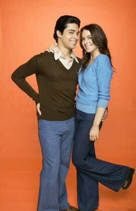 THAT 70s SHOW, Wilmer Valderrama, Lindsay Lohan, Mother s Little Helper , (Season 7, epis. 707), 1998-2006, TM and Copyright 20th Century Fox Film Corp. All rights reserved, Courtesy: Everett Collection 20thCentFox Courtesy Everett Collection !ACHTUNG AUFNAHMEDATUM GESCHÃ„TZT! PUBLICATIONXNOTxINxCANxCHNxFRAxITAxJPNxNORxPOLxRUSxESPxUKxUSA Copyright: xCourtesyxEverettxCollectionx TCDTHSE FE038