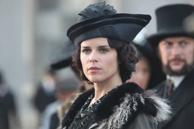TITANIC: BLOOD AND STEEL, Neve Campbell, 2012. Encore Starz! Courtesy: Everett Collection Starz! Movie Channel Courtesy Everett Collection !ACHTUNG AUFNAHMEDATUM GESCHÃ„TZT! PUBLICATIONXNOTxINxCANxCHNxFRAxITAxJPNxNORxPOLxRUSxESPxUKxUSA Copyright: xStarz!xMoviexChannel CourtesyxEverettxCollectionx TCDTIBL EC001