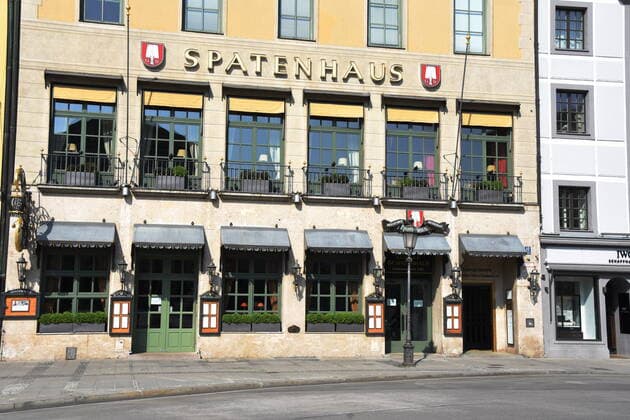 Restaurant Spatenhaus-Geschlossen Wegen Corona Virus Muenchen 25.04.20 Muenchen *** Restaurant Spatenhaus Closed Wegen Corona Virus Munich 25 04 20 Munich