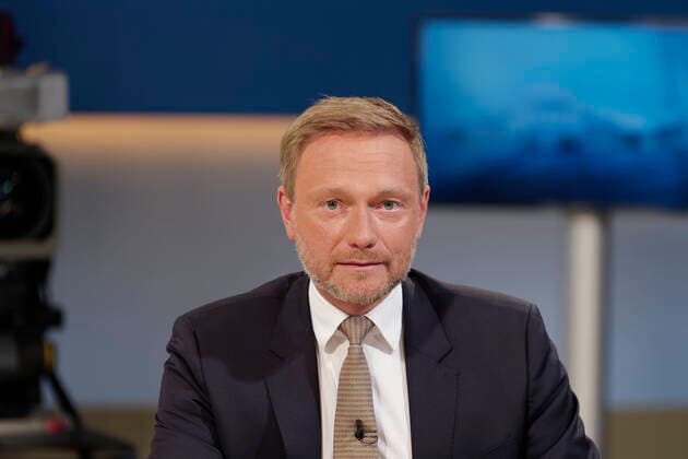 Christian Lindner 2020-04-26, Berlin, Deutschland - Christian Lindner (FDP), Bundesvorsitzender und Fraktionschef im Bundestag, zu Gast bei Anne Will im Ersten Deutschen Fernsehen. Thema der Talkrunde: Sorge vor zweiter Infektionswelle - lockert Deutschland die Corona-Maßnahmen zu forsch?