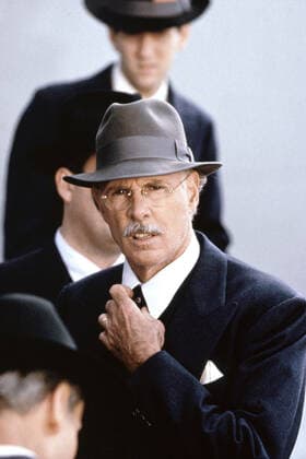 AMELIA EARHART: THE FINAL FLIGHT, Bruce Dern, 1994. Avenue Pictures Prod. Courtesy: Everett Collection Courtesy Everett Collection !ACHTUNG AUFNAHMEDATUM GESCHÃ„TZT! PUBLICATIONXNOTxINxCANxCHNxFRAxITAxJPNxNORxPOLxRUSxESPxUKxUSA Copyright: xCourtesyxEverettxCollectionx TSDAMEA EC006