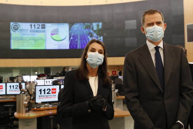 Bilder des Jahres 2020, Entertainment 04 April Entertainment Themen der Woche KW18 Entertainment Bilder des Tages King Felipe VI of Spain, Queen Letizia of Spain visit 112 facilities on April 27, 2020 in Madrid, Spain (C) PPE Thorton pool Madrid Spain  Copyright: xPPEx