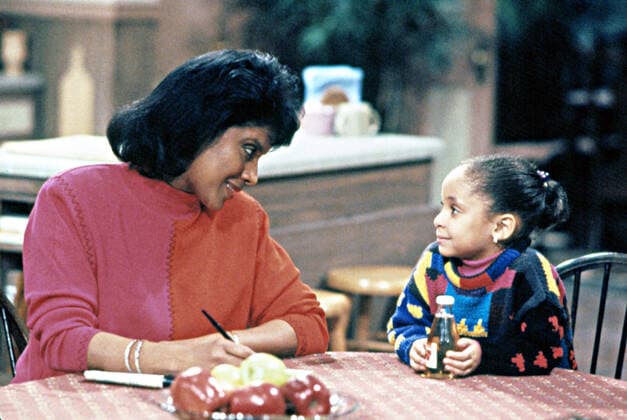 THE COSBY SHOW, Phylicia Rashad, Raven-Symone, Yr.7, 1990-1991. (c)Carsey-Werner Co. Courtesy: Everett Collection. Carsey-Werner Co. Courtesy: Everett Collection. !ACHTUNG AUFNAHMEDATUM GESCHÃ„TZT! PUBLICATIONXNOTxINxCANxCHNxFRAxITAxJPNxNORxPOLxRUSxESPxUKxUSA Copyright: xCourtesyxEverettxCollectionx TSDCOSH EC046