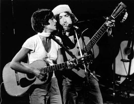 HARD RAIN, Joan Baez, Bob Dylan, 1976 Courtesy Everett Collection !ACHTUNG AUFNAHMEDATUM GESCHÃ„TZT! PUBLICATIONXNOTxINxCANxCHNxFRAxITAxJPNxNORxPOLxRUSxESPxUKxUSA Copyright: xCourtesyxEverettxCollectionx TBDHARA EC001