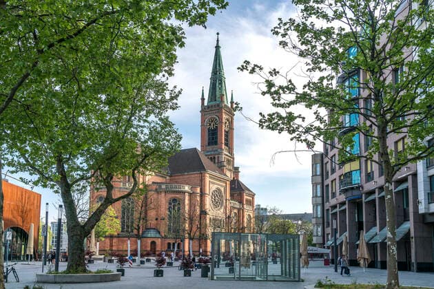 Johanneskirche Die evangelische Johanneskirche auf dem Martin-Luther-Platz, Landeshauptstadt Duesseldorf, Nordrhein-Westfalen, Deutschland, Europa The protestant St John s Church or Johanneskirche on Martin-Luther-Platz square, federal state capital Duesseldorf, North Rhine-Westphalia, Germany, Europe