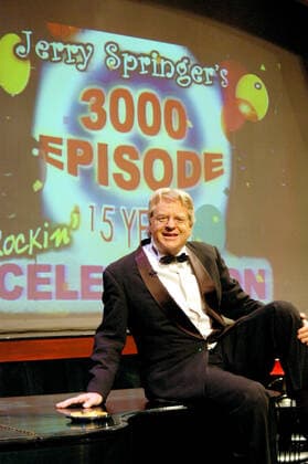 THE JERRY SPRINGER SHOW, Jerry Springer, (3000th Episode Celebration, aired May 12, 2006), 1991-, NBC Universal Courtesy: Everett Collection NBC Courtesy Everett Collection !ACHTUNG AUFNAHMEDATUM GESCHÃ„TZT! PUBLICATIONXNOTxINxCANxCHNxFRAxITAxJPNxNORxPOLxRUSxESPxUKxUSA Copyright: xNBC CourtesyxEverettxCollectionx TCDJESP EC001