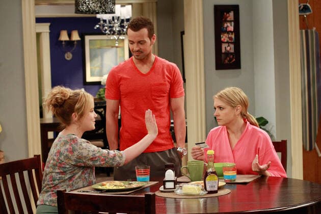 MELISSA & JOEY, (from left): Taylor Spreitler, Joey Lawrence, Melissa Joan Hart, Teacher Teacher , (Season 1, ep. 126, aired Aug. 31, 2011), 2010-. photo: Ron Tom ABC Family Courtesy: Everett Collection ABC Family courtesy Everett Collection !ACHTUNG AUFNAHMEDATUM GESCHÃ„TZT! PUBLICATIONXNOTxINxCANxCHNxFRAxITAxJPNxNORxPOLxRUSxESPxUKxUSA Copyright: xFreeform,xformerlyxABCxFamily courtesyxEverettxCollectionx TCDMEAN EC025